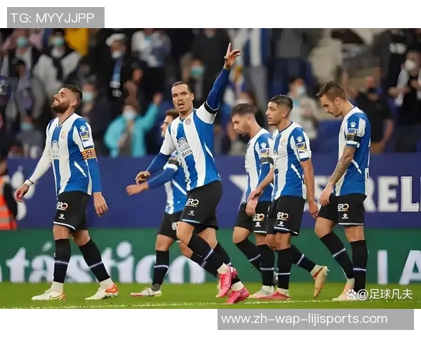 巴塞罗那与西班牙的足球对决分析与历史回顾 巴塞罗那与西班牙的足球对决分析与历史回顾