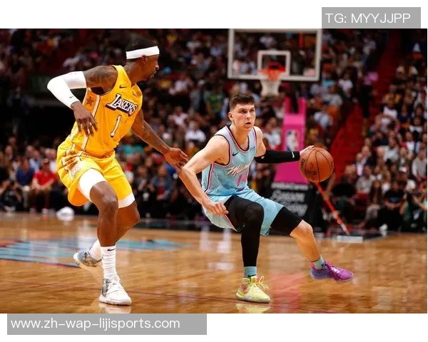 湖人对决热火G1精彩直播回顾与赛后分析全景呈现